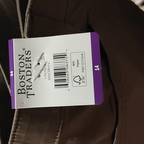 NWT Boston Traders Ladies’ Rolled Hem Bermuda Short Pockets Brown - Picture 12 of 12